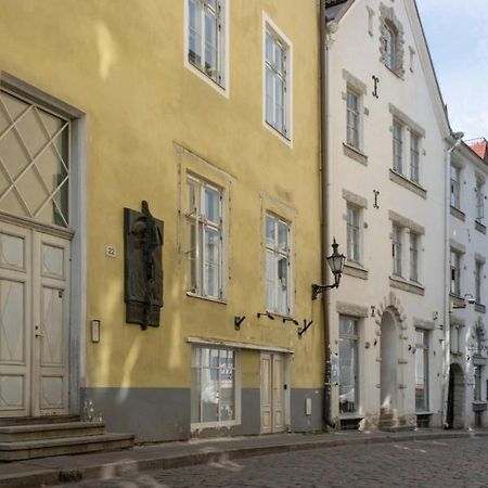 Spacious Studio Apartment In The Heart Of Old Town Tallinn Exterior photo